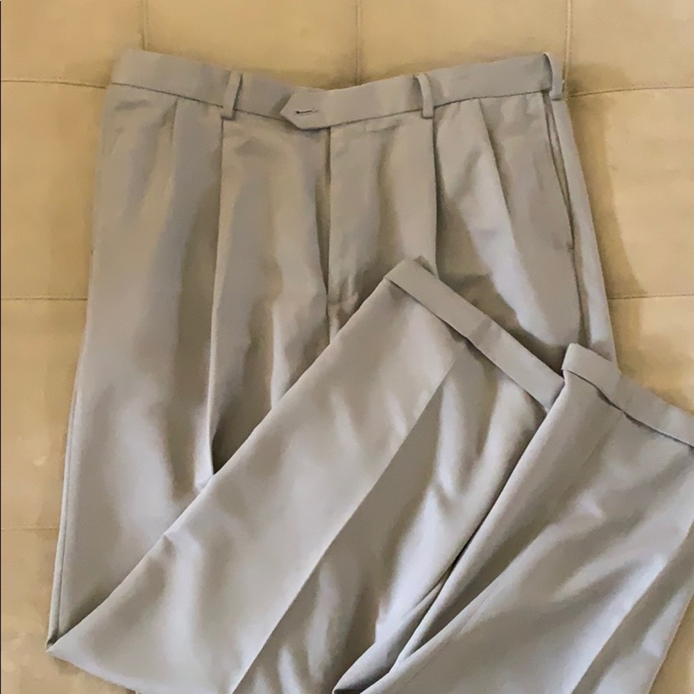 Like new Croft & Barrow khakis 38x34